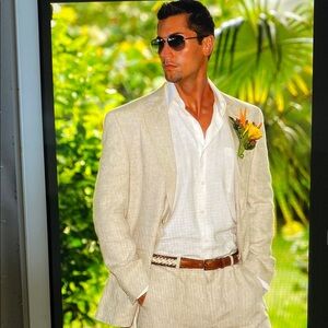 Byblos Made in Italy 🇮🇹 Linen and Cotton Nude Color Tiny Squares Timeless Blazer